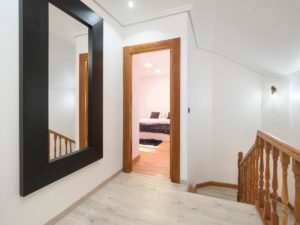 Claustro las Francesas Valladolid vista habitación y pasillo