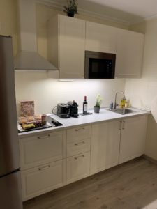 Cocina completa del apartamento